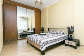 Отель Apartment on Khreshchatyk  Киев